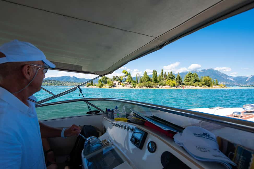 image n.11 of Sirmione: Scenic Afternoon Boat Cruise with Prosecco & Snack activity in San Felice del Benaco, uploaded by supplier