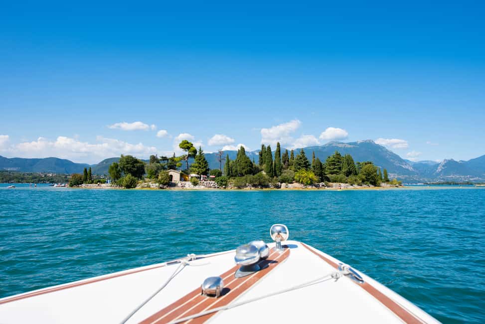 image n.12 of Sirmione: Scenic Afternoon Boat Cruise with Prosecco & Snack activity in San Felice del Benaco, uploaded by supplier