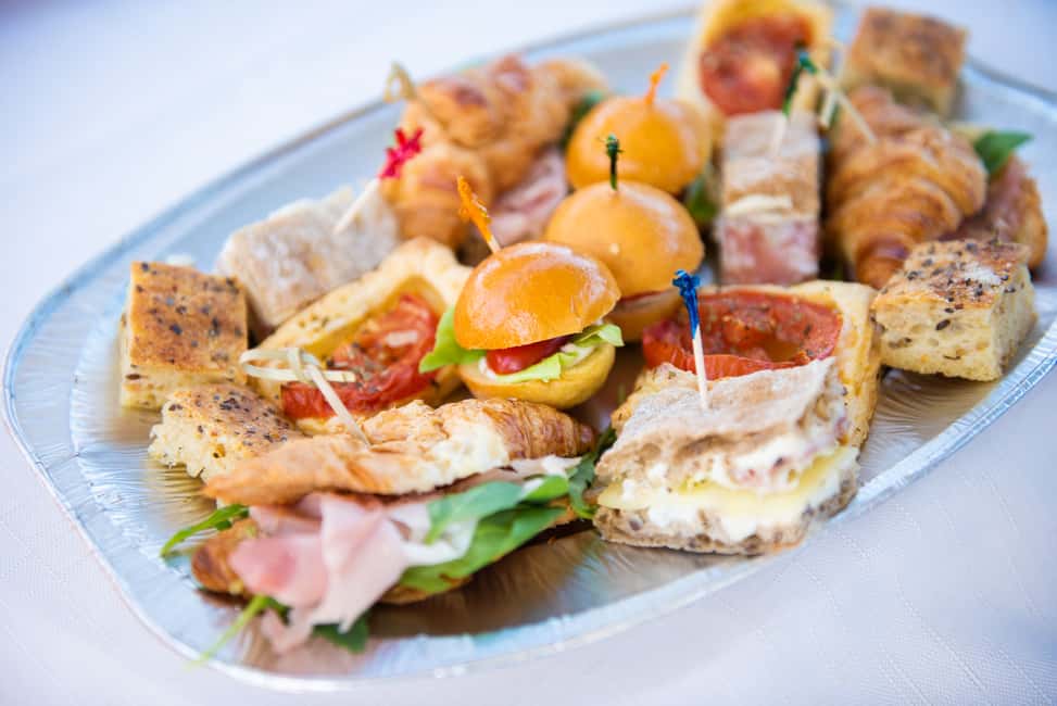 image n.14 of Sirmione: Scenic Afternoon Boat Cruise with Prosecco & Snack activity in San Felice del Benaco, uploaded by supplier