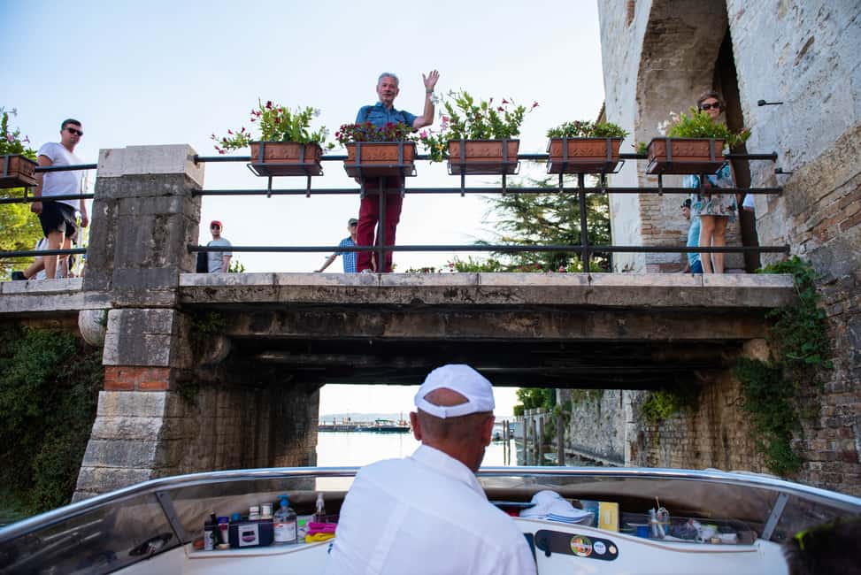 image n.19 of Sirmione: Scenic Afternoon Boat Cruise with Prosecco & Snack activity in San Felice del Benaco, uploaded by supplier