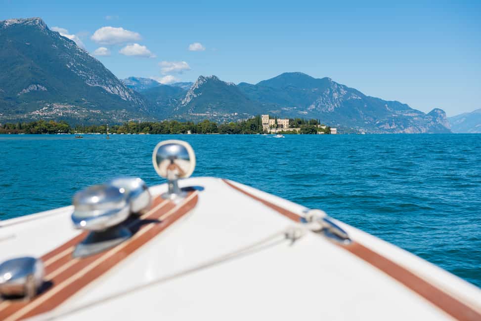 image n.21 of Sirmione: Scenic Afternoon Boat Cruise with Prosecco & Snack activity in San Felice del Benaco, uploaded by supplier