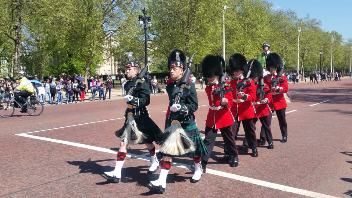 image n.6 of London: Changing of the Guard Walking Tour activity in London, uploaded by supplier