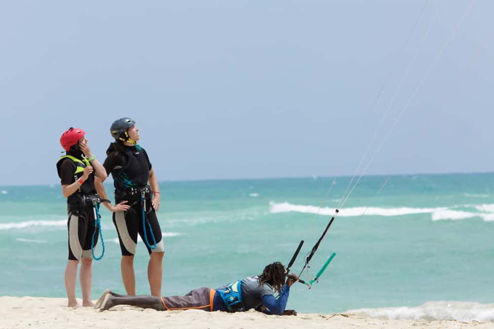 imagem n.4 de Sal: Aulas de Kitesurf atividade em Santa Maria, Cabo Verde, carregada pelo fornecedor