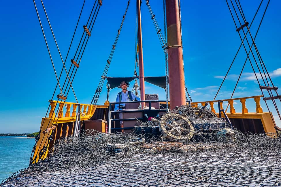 imagem n.5 de Praia da Madeira: Cruzeiro Aventura Pirata atividade em Madeira Beach, carregada pelo fornecedor