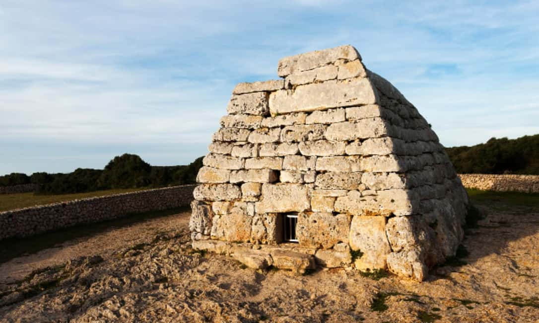 Bild Nr. 4 von Menorca: Naveta des Tudons Grabmonument Ticket Eingang Aktivität in Ciutadella, hochgeladen vom Anbieter