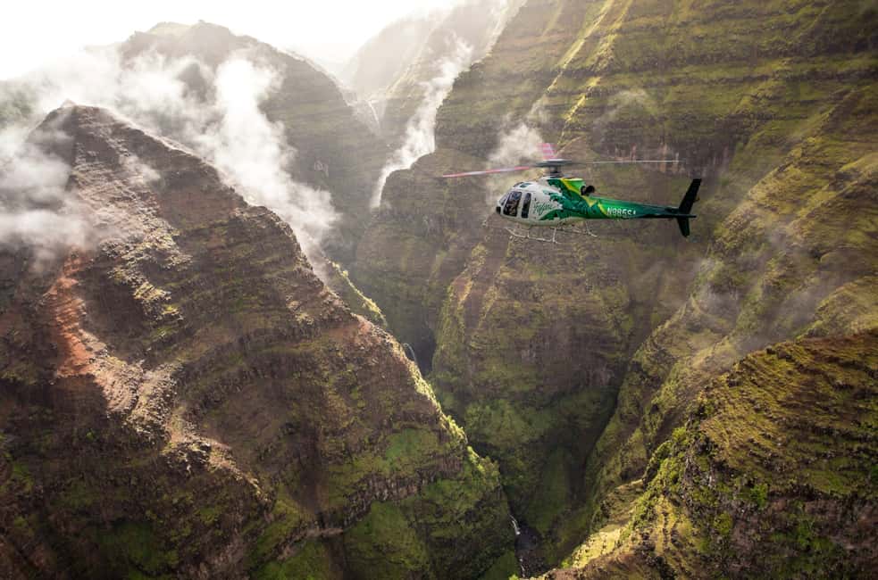 image n.7 of Lihue: Deluxe Waterfall Safari Helicopter Tour activity in Hawaii, uploaded by supplier