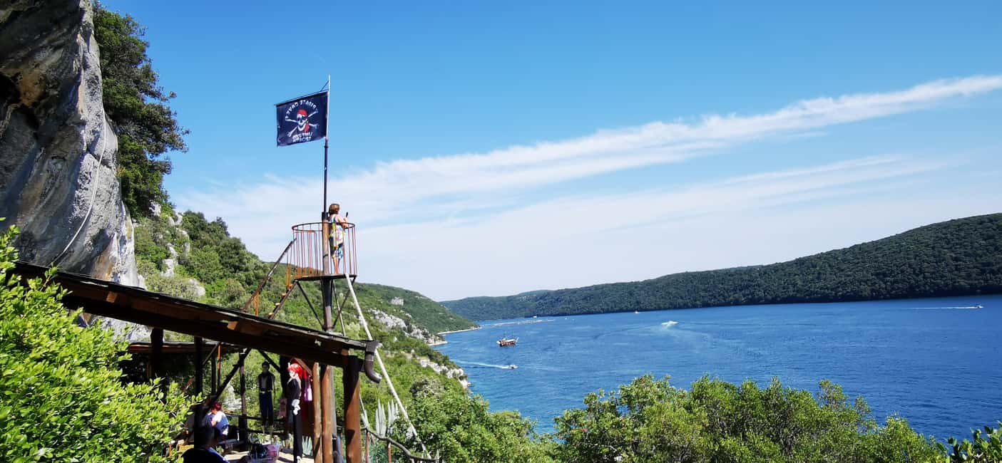 imagen n.º 5 de Vrsar: tour en barco por el fiordo de Lim con baño cerca de la Cueva de los Piratas actividad en Istria County, subida por el proveedor