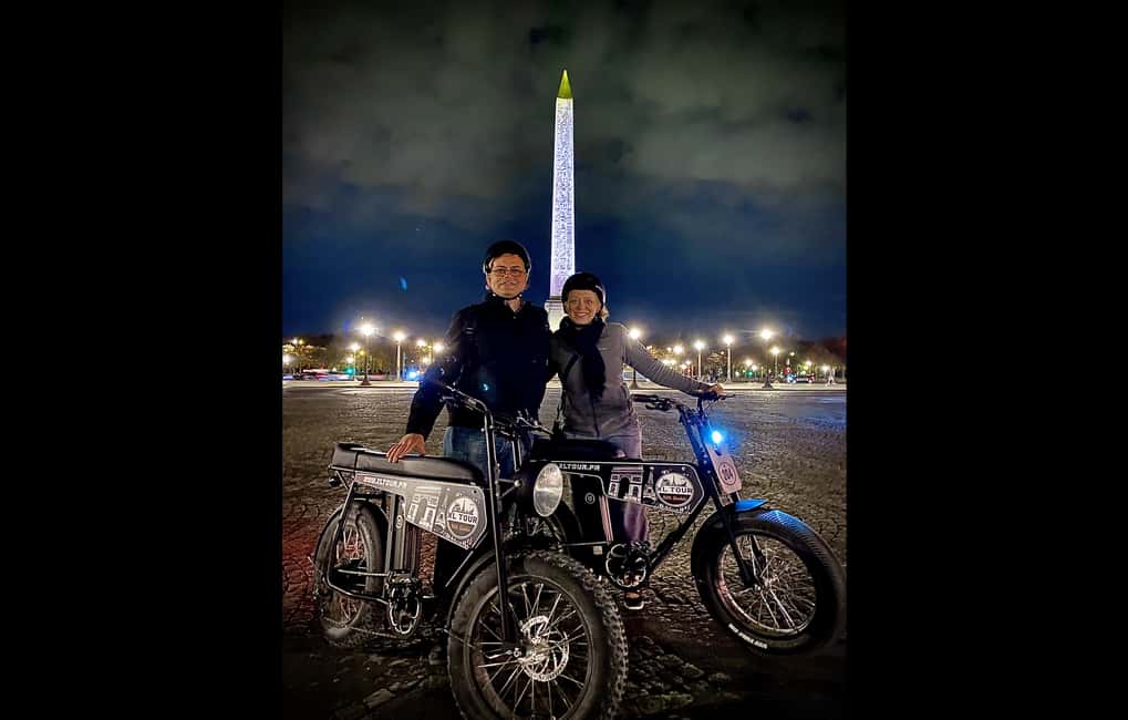 Image N°4 de Paris : Tour Eiffel et visite nocturne de Notre-Dame en E-Bike activité à Paris, publiée par le prestataire