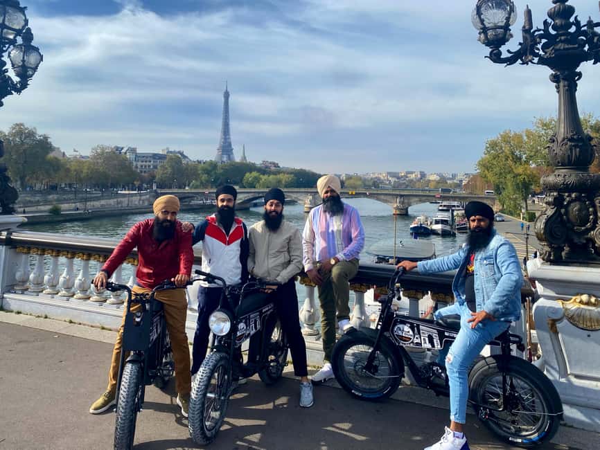 imagem n.3 de Paris: City Tour guiado de bicicleta elétrica atividade em Paris, carregada pelo fornecedor