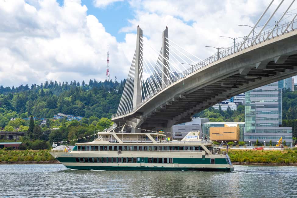 image n.2 of Portland: 2-hour Lunch Cruise on the Willamette River activity in Portland, Oregon, uploaded by supplier