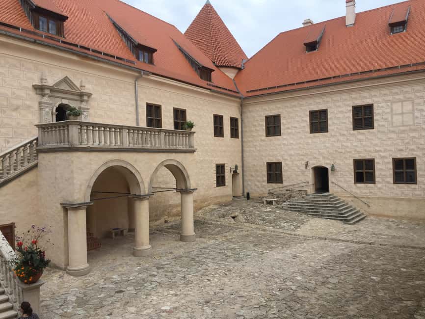 Bild Nr. 1 von Von Vilnius: Riga One Way Transfer mit Sightseeing Stops Aktivität in Šiauliai, hochgeladen vom Anbieter
