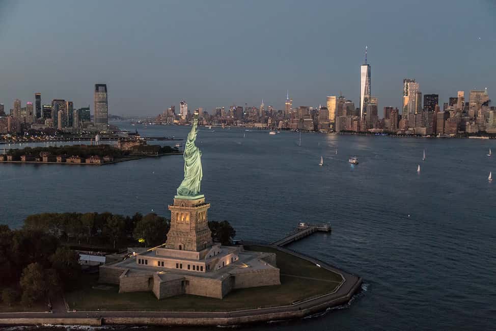 Bild Nr. 8 von New York: Privater Helikoptercharter mit Champagner Aktivität in New York, hochgeladen vom Anbieter