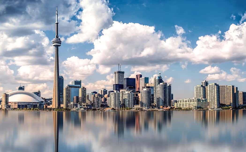Obraz nr 2 z atrakcji Toronto: Prywatny transfer dla 1-10 pasażerów do centrum w Wodospad Niagara w Kanadzie, przesłany przez organizatora