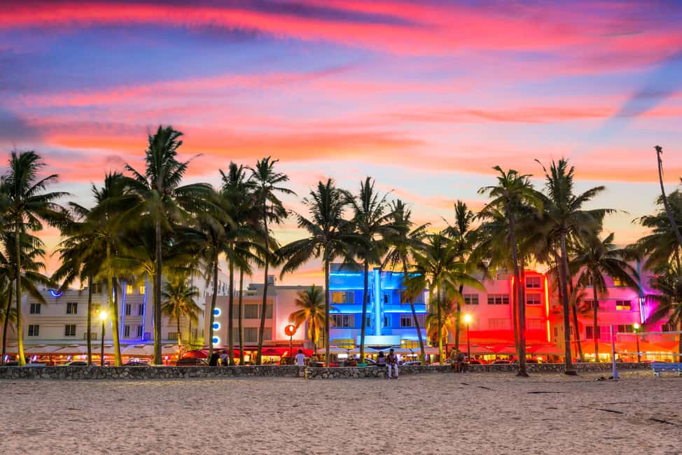 image n.1 of Miami: Small Group Night Tour with Skyviews Wheel Ride activity in Miami, uploaded by supplier