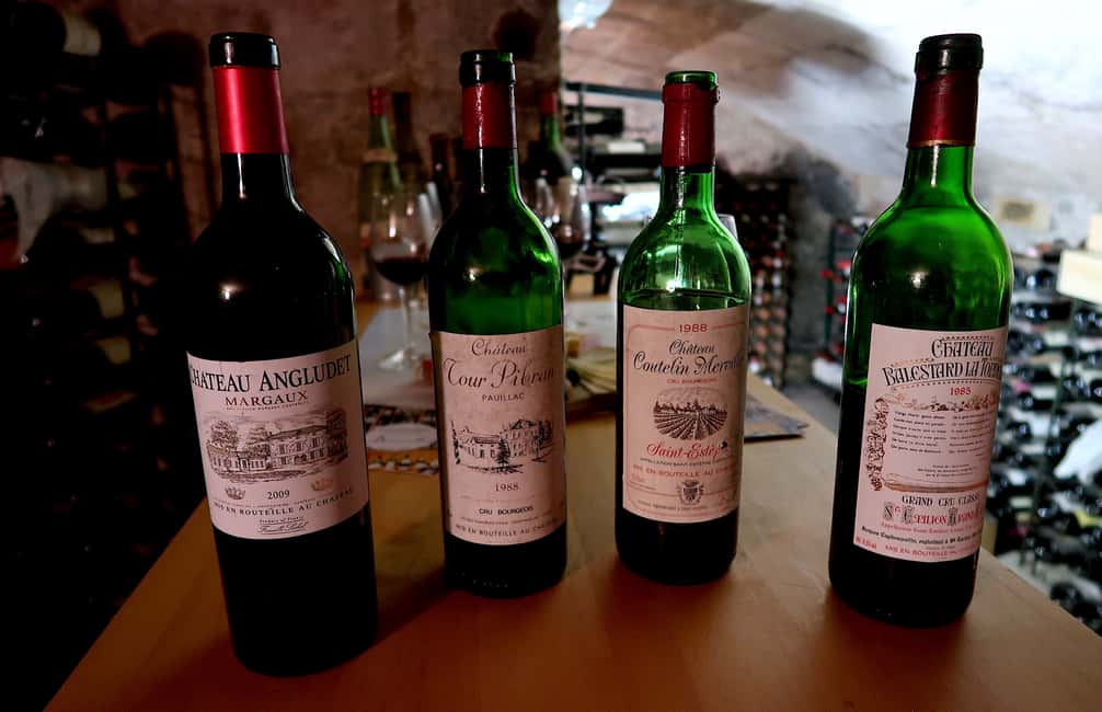 image n.2 of Bordeaux: Vintage Wine Tasting with Charcuterie Board activity in Bordeaux, uploaded by supplier