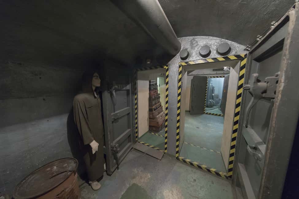 Image N°1 de Prague : Histoire du communisme et visite guidée du bunker nucléaire activité à Prague, publiée par le prestataire