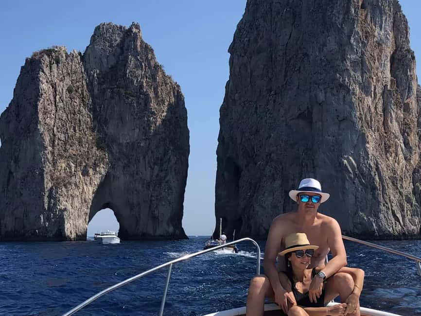 Immagine nº 6 di Tour VIP di Capri: Anacapri, Giardini di Augusto e Faraglioni attività a Campania, caricata dal fornitore