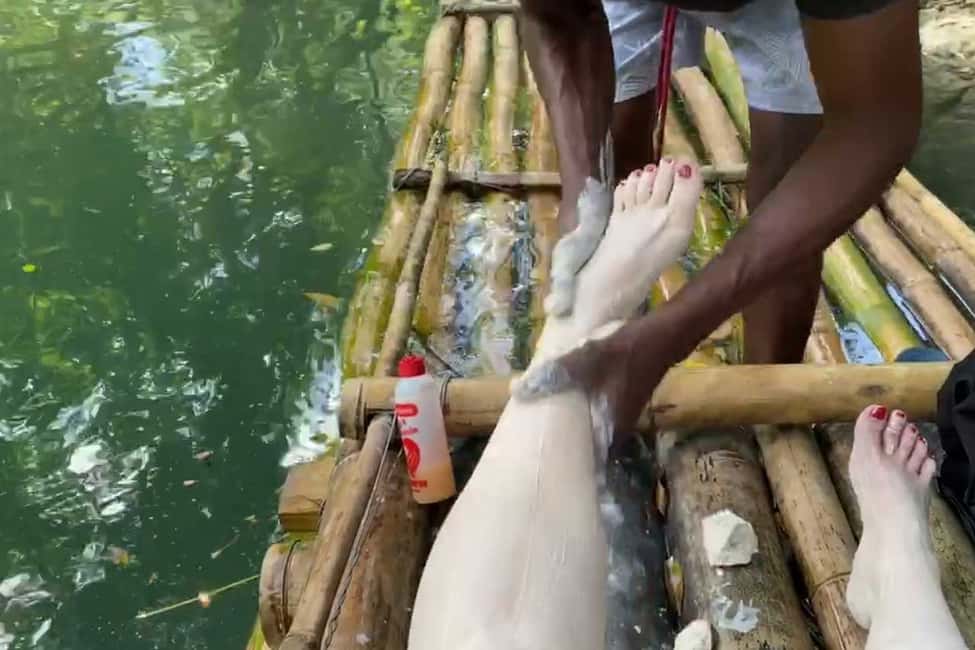 imagem n.3 de Montego Bay: Cruzeiro em jangada de bambu no Great River atividade em Montego Bay, carregada pelo fornecedor