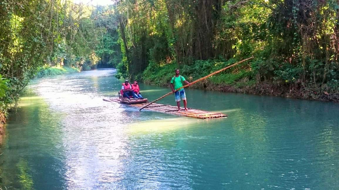 imagem n.10 de Montego Bay: Cruzeiro em jangada de bambu no Great River atividade em Montego Bay, carregada pelo fornecedor