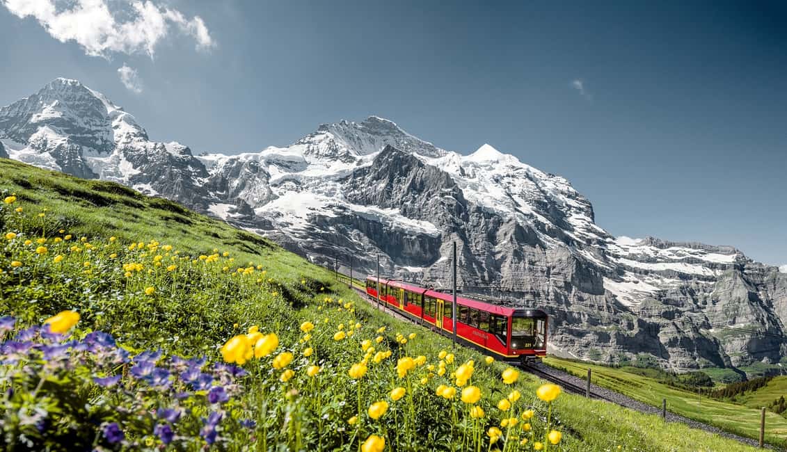 imagen n.º 1 de Desde Zúrich o Lucerna: tour de 2 días por Jungfraujoch actividad en Lauterbrunnen, subida por el proveedor