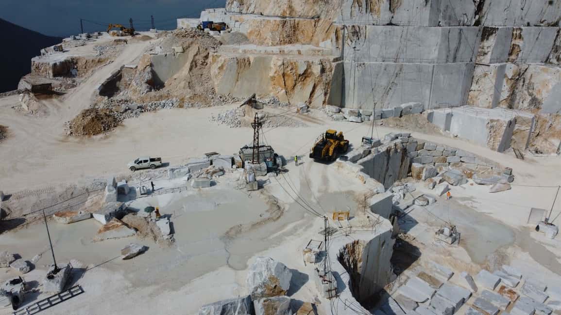 Immagine nº 10 di Dalla Toscana a Carrara: tour delle cave di marmo in jeep attività a Colonnata, caricata dal fornitore