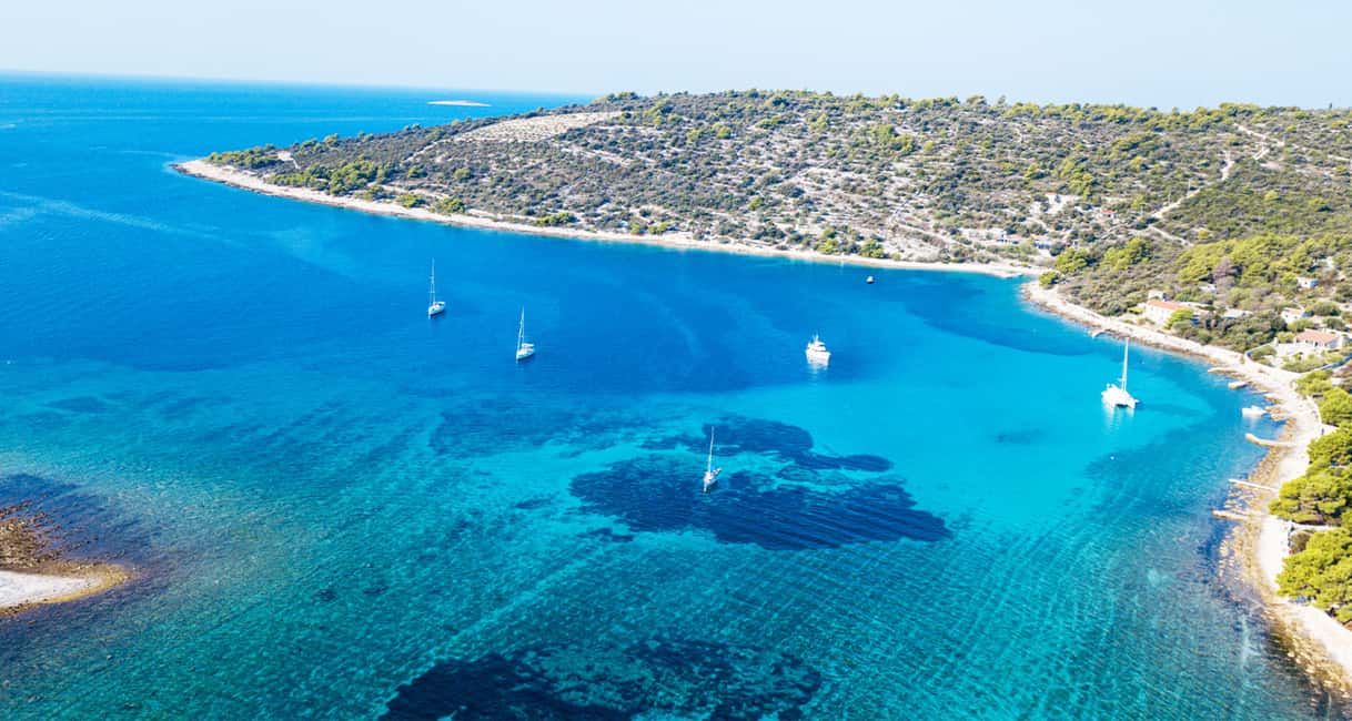 billede nr.1 af aktiviteten Trogir: Speedbådstur til Den Hvide Lagune, Maslinica og Den Blå Lagune i Dalmatien, uploadet af udbyder