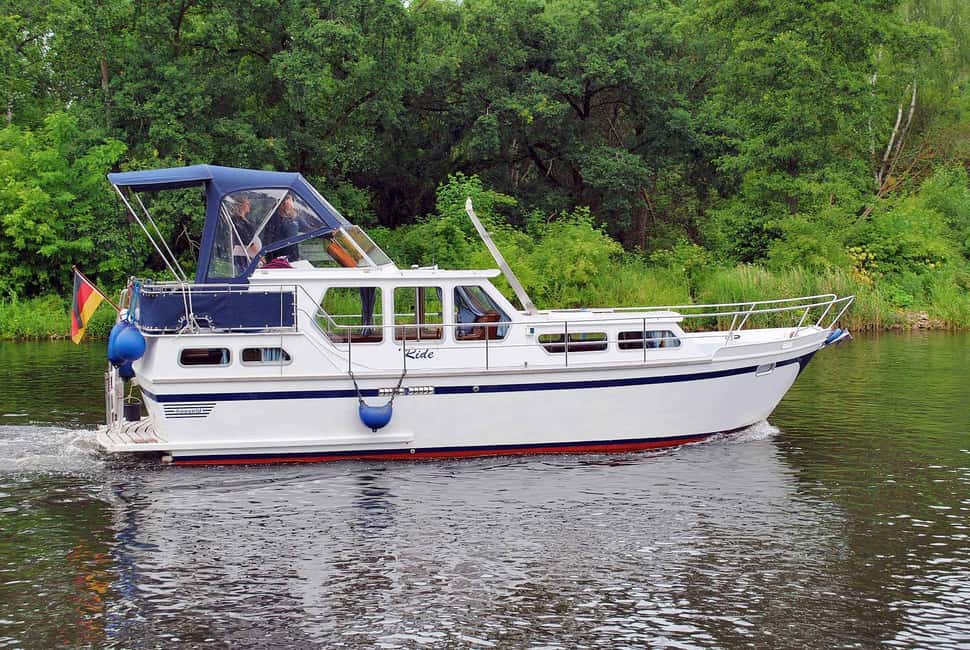 Bild Nr. 7 von 8h Private Wannsee- und Werder-Yachtfahrt Aktivität in Berlin, hochgeladen vom Anbieter