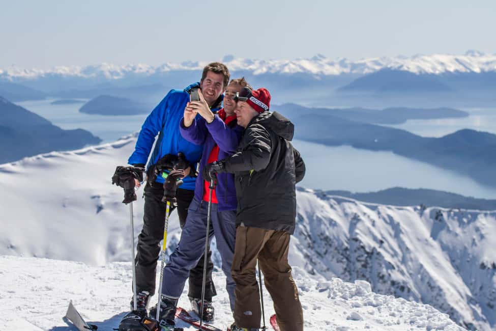 imagem n.2 de Bariloche: Excursão de 4 horas à base do Cerro Catedral atividade em Região dos Lagos, Argentina, carregada pelo fornecedor