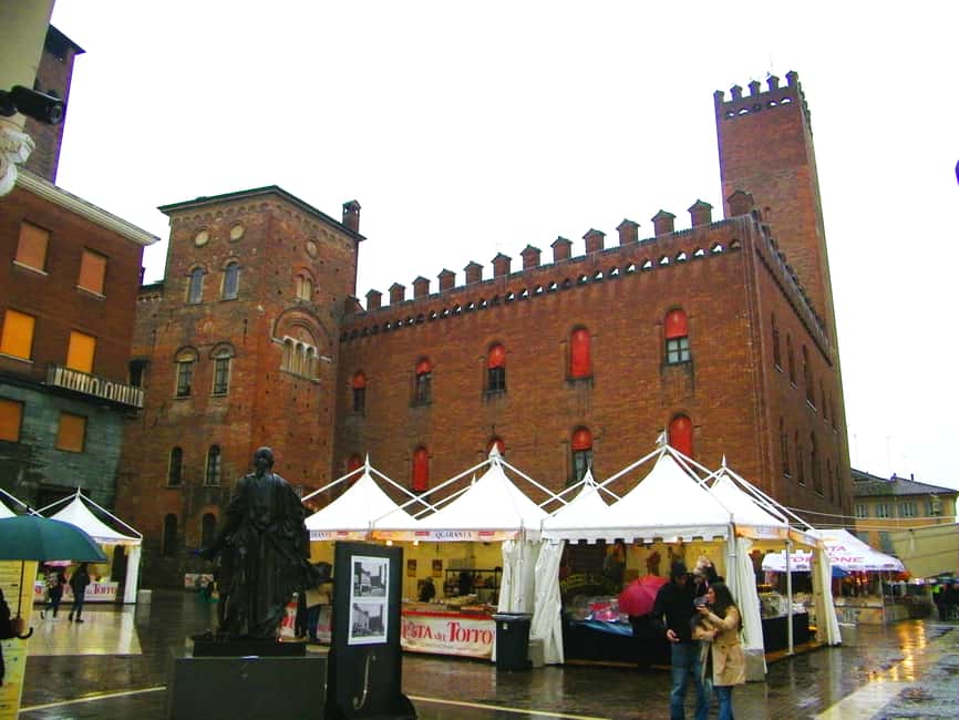 image n.3 of Cremona private city tour with licensed tour guide activity in Cremona, uploaded by supplier