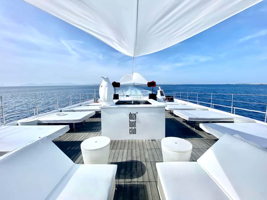 Image N°36 de Ibiza : Brunch sans fond à l'Ibiza Boat Club avec boissons et DJ activité à Ibiza (ville), publiée par le prestataire