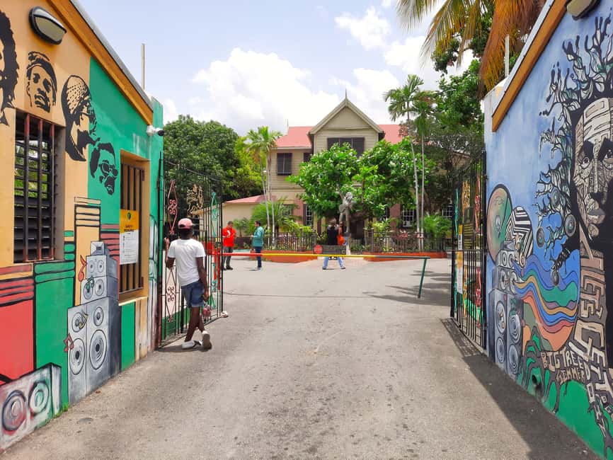 imagem n.3 de Kingston: Tour pelo Museu Bob Marley saindo de Kingston atividade em Kingston, Jamaica, carregada pelo fornecedor