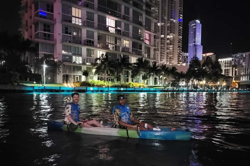 image n.4 of Miami: City Lights SUP or Kayak Night Tour activity in Miami, uploaded by supplier