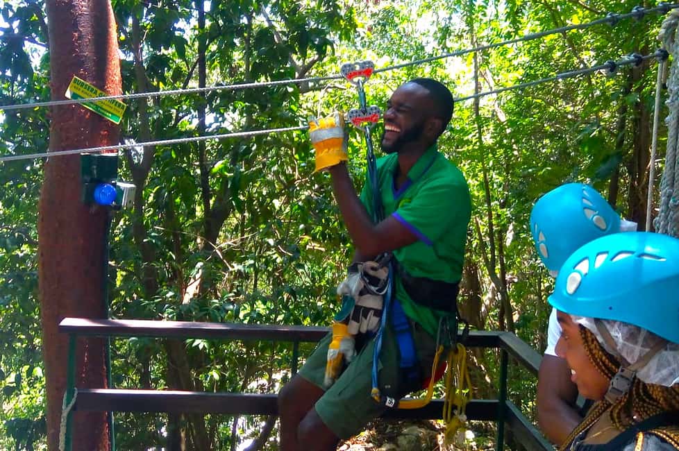 imagem n.2 de Aventura de Zipline na Jamaica (Mystic Silver) desde Falmouth atividade em Ocho Rios, carregada pelo fornecedor