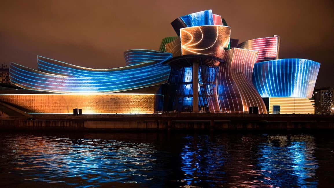 image n.2 of Bilbao: Guggenheim Museum Skip-the-Line Guided Tour & Dinner activity in Bilbao, uploaded by supplier