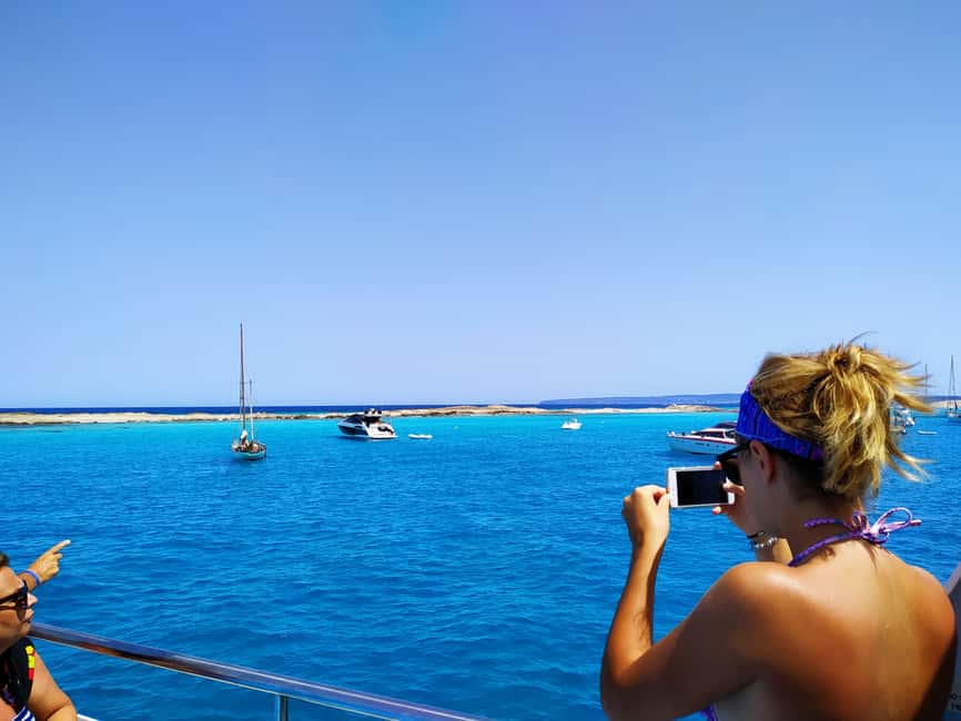 Image N°4 de Ibiza : Crystal Waters Formentera, Open Bar et déjeuner buffet activité à Îles Baléares, publiée par le prestataire