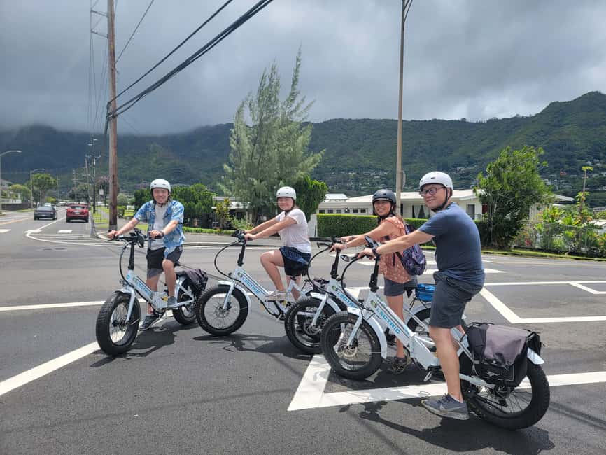 Immagine nº 3 di Oahu: Giro in bici elettrica a Waikiki ed escursione alle cascate di Manoa attività a Honolulu, caricata dal fornitore