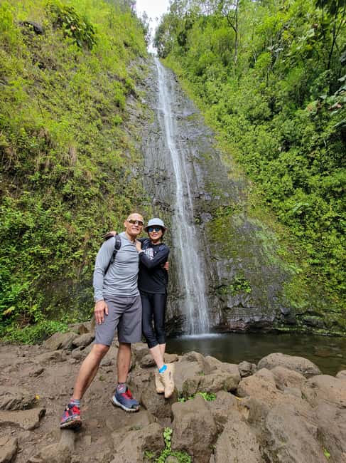 Immagine nº 1 di Oahu: Giro in bici elettrica a Waikiki ed escursione alle cascate di Manoa attività a Honolulu, caricata dal fornitore