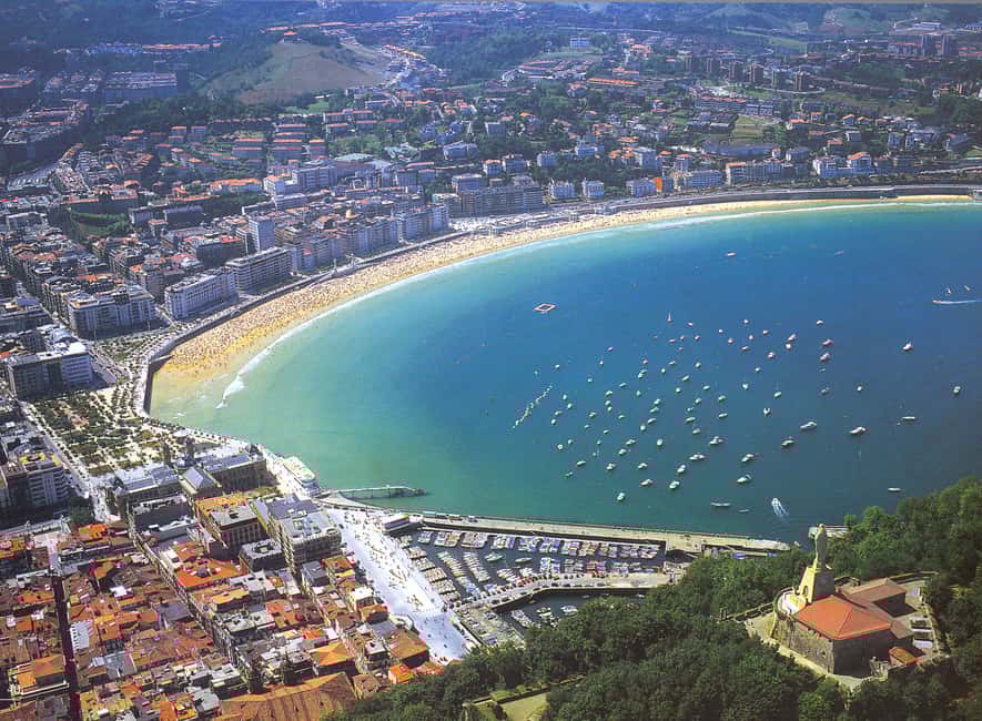 image n.3 of From Bilbao: Biarritz, Saint Jean de Luz, San Sebastian Tour activity in San Sebastián, uploaded by supplier