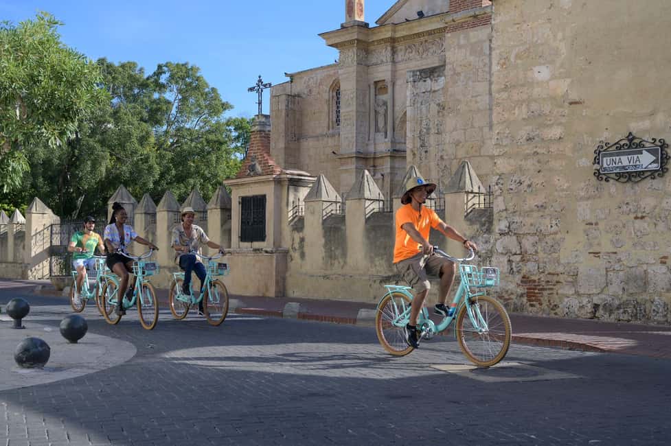 imagem n.4 de Santo Domingo: Passeio guiado de bicicleta pelo bairro Ciudad Colonial atividade em Santo Domingo, carregada pelo fornecedor