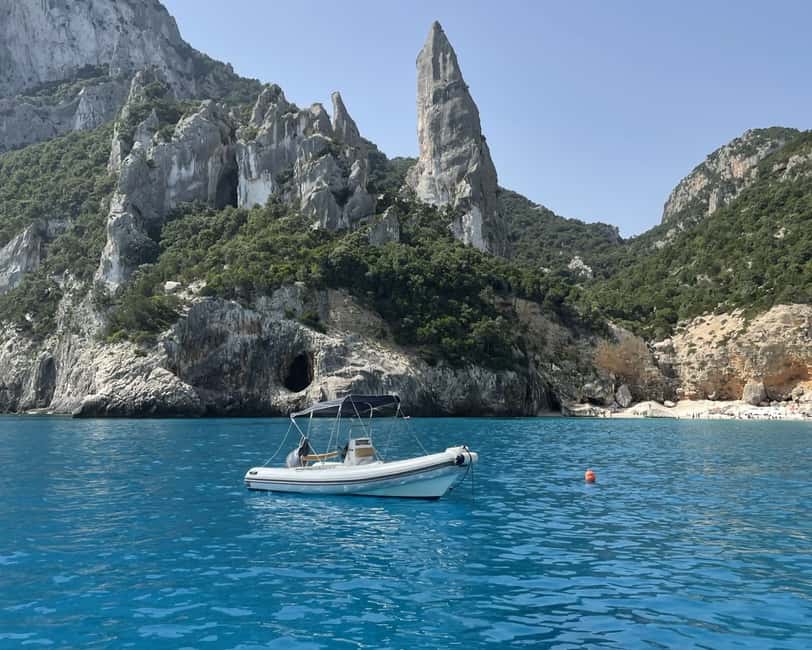 Immagine nº 3 di Santa Maria Navarrese: tour in barca a Grotta del Fico e alle principali spiagge attività a Baunei, caricata dal fornitore