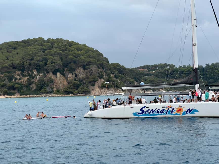 image n.10 of Lloret de Mar: Sunset Catamaran Cruise with DJ and Drinks activity in Lloret de Mar, uploaded by supplier
