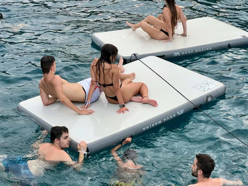 image n.11 of Lloret de Mar: Sunset Catamaran Cruise with DJ and Drinks activity in Lloret de Mar, uploaded by supplier