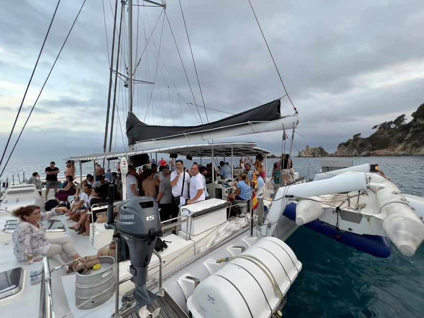 image n.9 of Lloret de Mar: Sunset Catamaran Cruise with DJ and Drinks activity in Lloret de Mar, uploaded by supplier