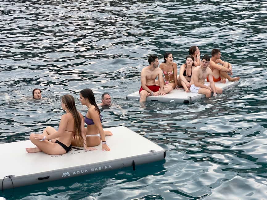 image n.15 of Lloret de Mar: Sunset Catamaran Cruise with DJ and Drinks activity in Lloret de Mar, uploaded by supplier