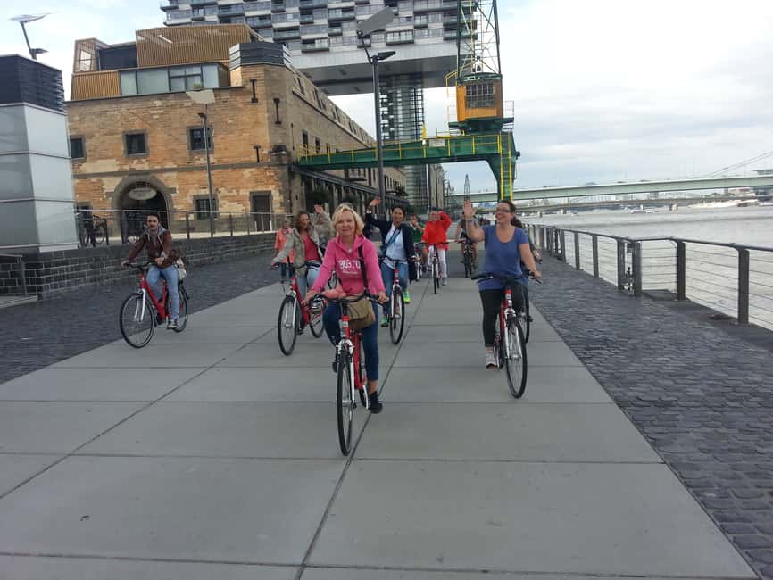 imagem n.5 de Colónia: Tour guiado de 3 horas em bicicleta atividade em Colônia, Alemanha, carregada pelo fornecedor
