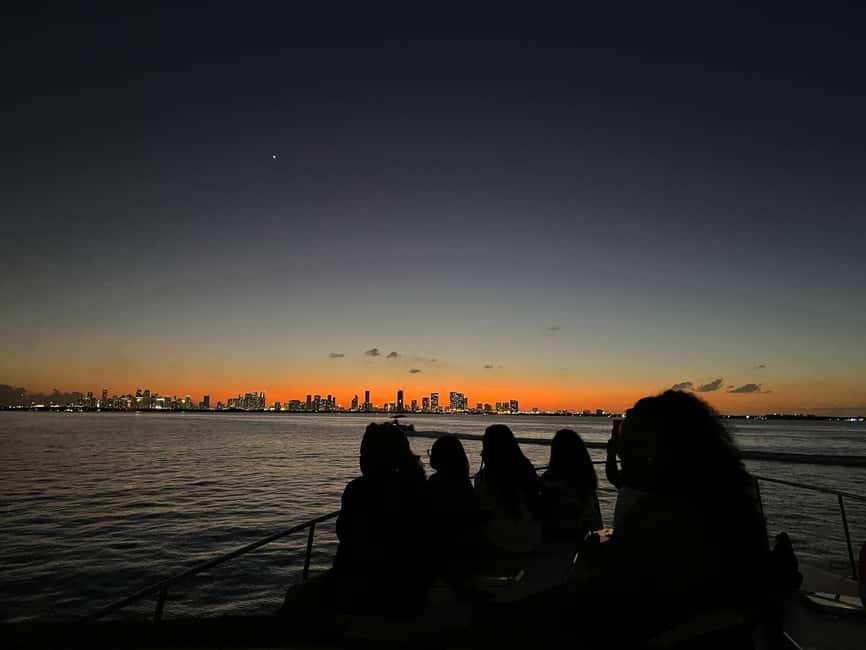 imagen n.º 11 de Miami Beach: Alquiler de yate privado con capitán y champán actividad en Miami, subida por el proveedor