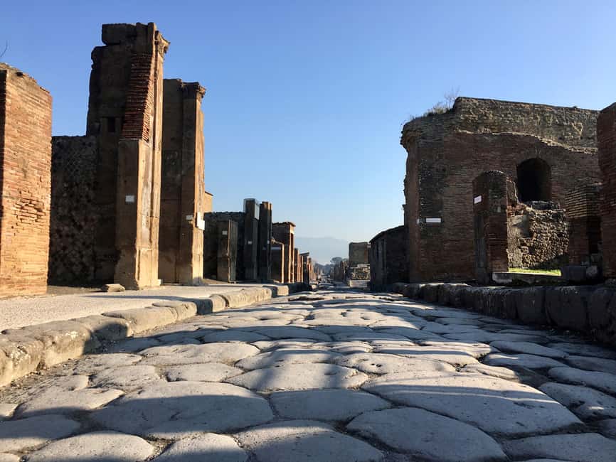 image n.6 of Pompeii: Guided Tour with Archaeologist with max. 12 People activity in Pompei, Campania, uploaded by supplier
