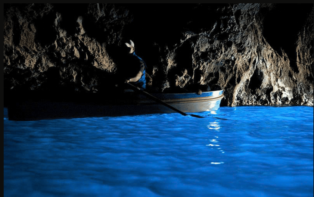 imagem n.5 de Capri: excursão turística pela ilha com parada na Gruta Azul atividade em Anacapri, carregada pelo fornecedor