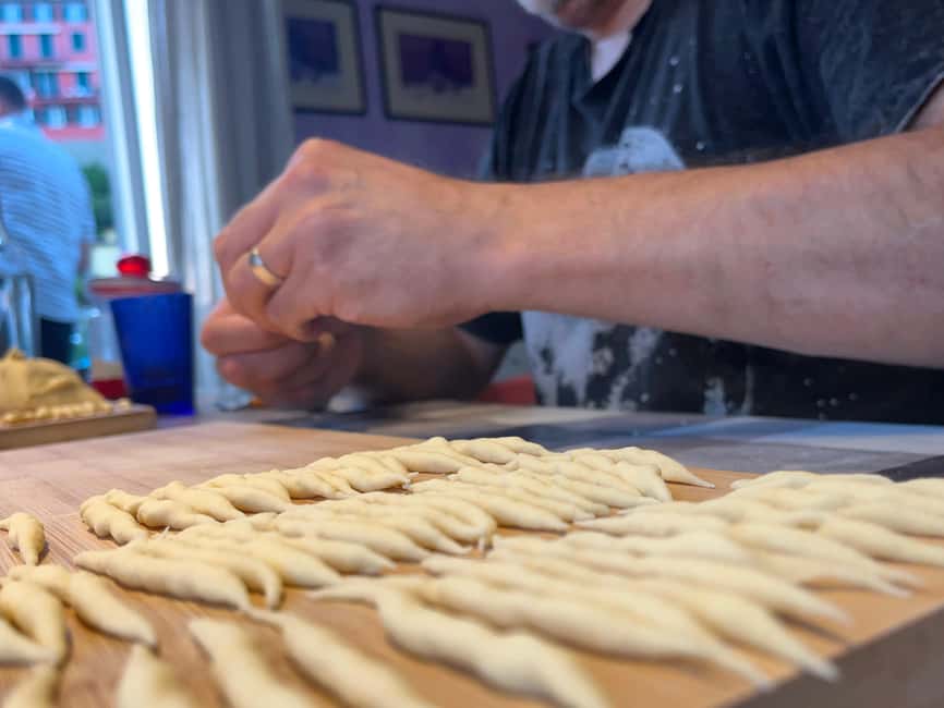 Immagine nº 3 di Riomaggiore: Corso di cucina di pasta e tiramisù attività a Riomaggiore, caricata dal fornitore
