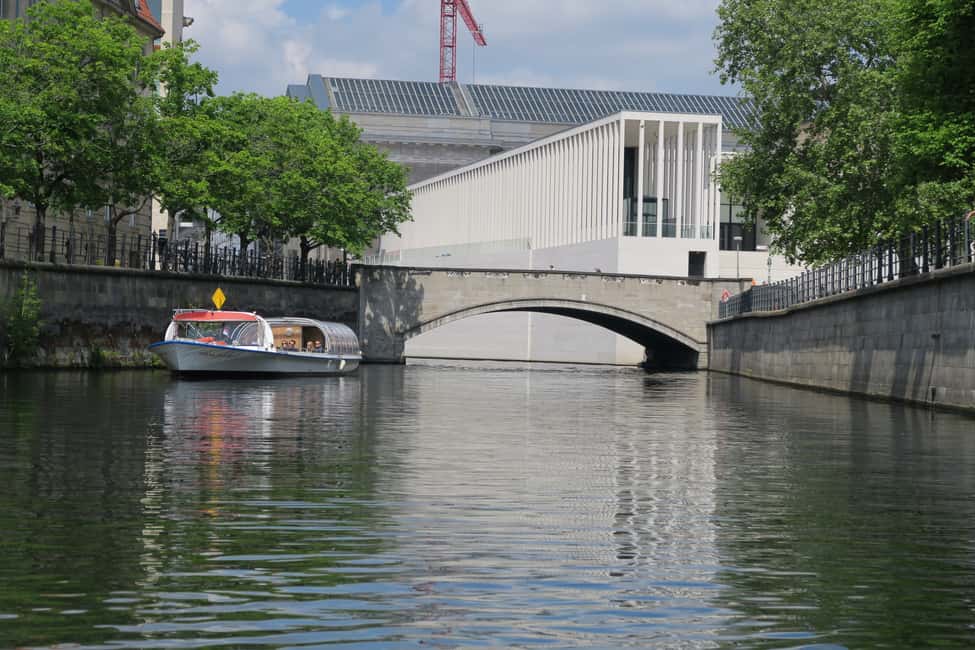 Bild Nr. 3 von Berlin: E-Boat Sightseeing Spree-Kreuzfahrt auf Deutsch & Englisch Aktivität in Berlin, hochgeladen vom Anbieter